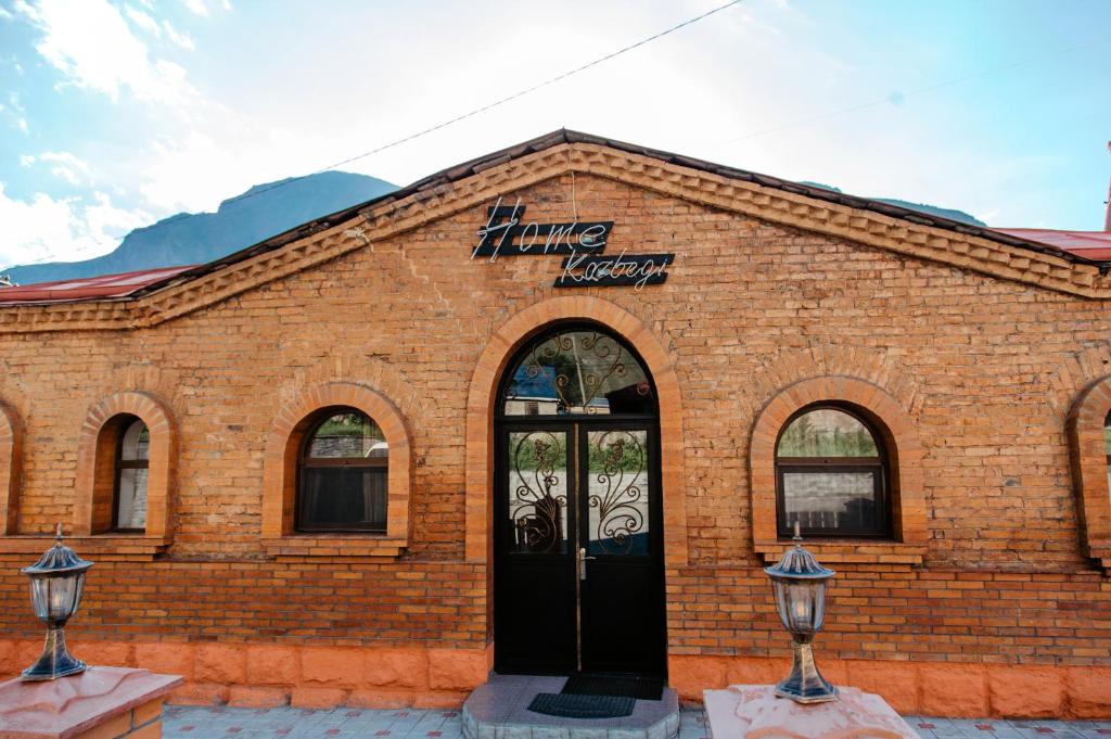 Home Kazbegi room 2
